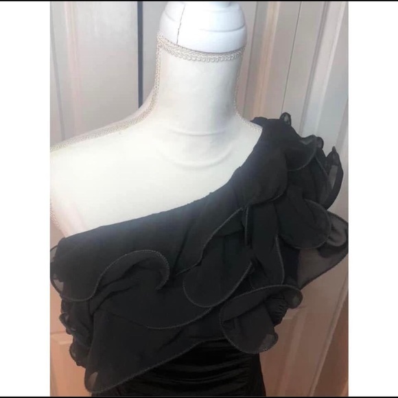 SOLD! Frederick’s of Hollywood -Sexy One-shoulder Ruffle Black Dress - Picture 6 of 10